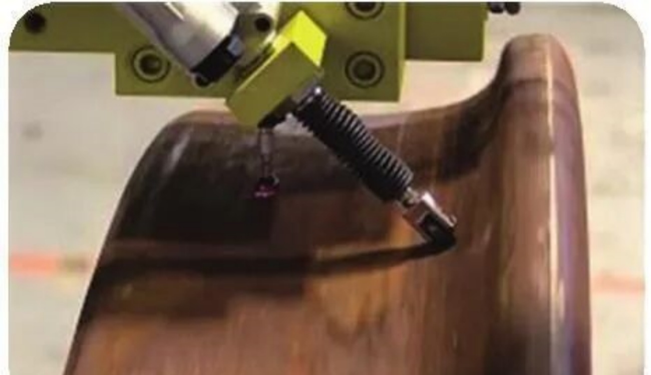 열차 바퀴 트레드에는 원뿔형 프로파일이 있습니다.